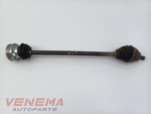 Begagnade Drivaxel, höger fram Audi A3 Sportback (8VA/8VF) 1.6 TDI 16V Pris € 9,99 Marginaltabell erbjuds av Venema Autoparts