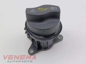 Gebruikte Oliedop Mercedes B (W246) 1.6 B-180 BlueEFFICIENCY Turbo 16V Prijs € 19,99 Margeregeling aangeboden door Venema Autoparts