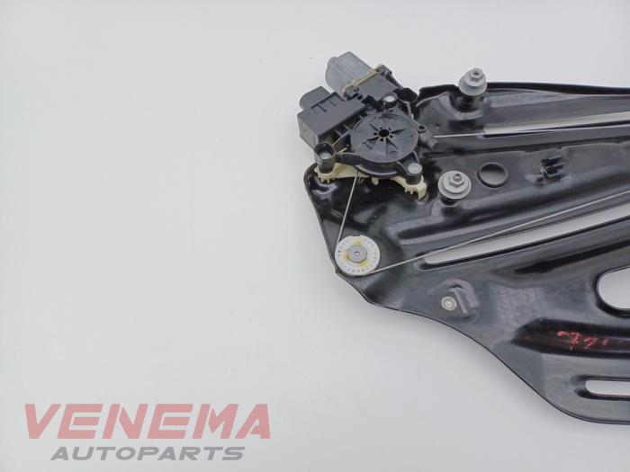 Fönstermekanism, 2-dörrars, höger bak från en Audi A5 Cabrio (F57/F5E) 3.0 TDI V6 24V Quattro 2017