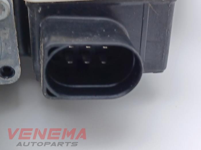 Fönstermekanism, 2-dörrars, vänster bak från en Audi A5 Cabrio (F57/F5E) 3.0 TDI V6 24V Quattro 2017