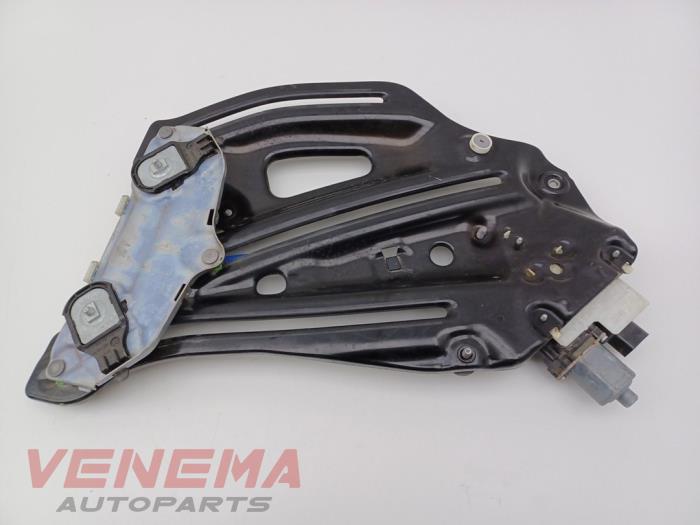 Fönstermekanism, 2-dörrars, vänster bak från en Audi A5 Cabrio (F57/F5E) 3.0 TDI V6 24V Quattro 2017