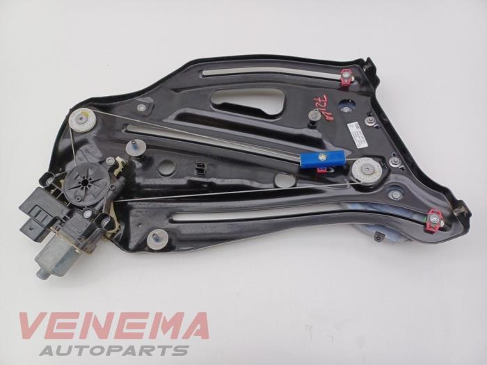 Fönstermekanism, 2-dörrars, vänster bak från en Audi A5 Cabrio (F57/F5E) 3.0 TDI V6 24V Quattro 2017