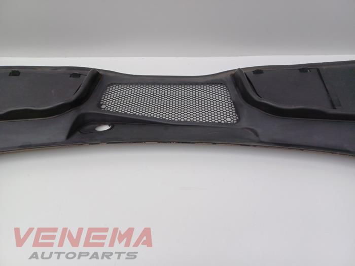 Torpedgaller från en Audi A5 Cabrio (F57/F5E) 3.0 TDI V6 24V Quattro 2017