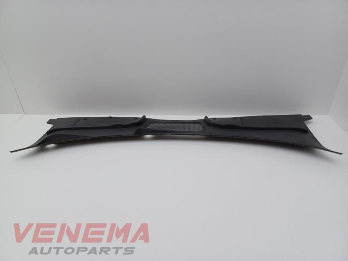 Torpedgaller från en Audi A5 Cabrio (F57/F5E) 3.0 TDI V6 24V Quattro 2017