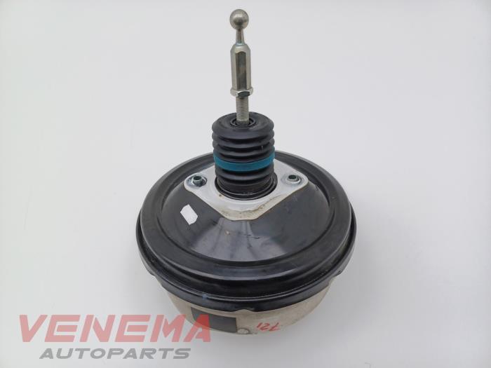 Bromsservo från en Audi A5 Cabrio (F57/F5E) 3.0 TDI V6 24V Quattro 2017