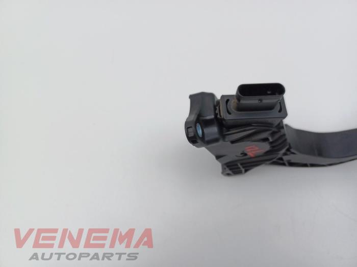 Gaspedal från en Audi A5 Cabrio (F57/F5E) 3.0 TDI V6 24V Quattro 2017