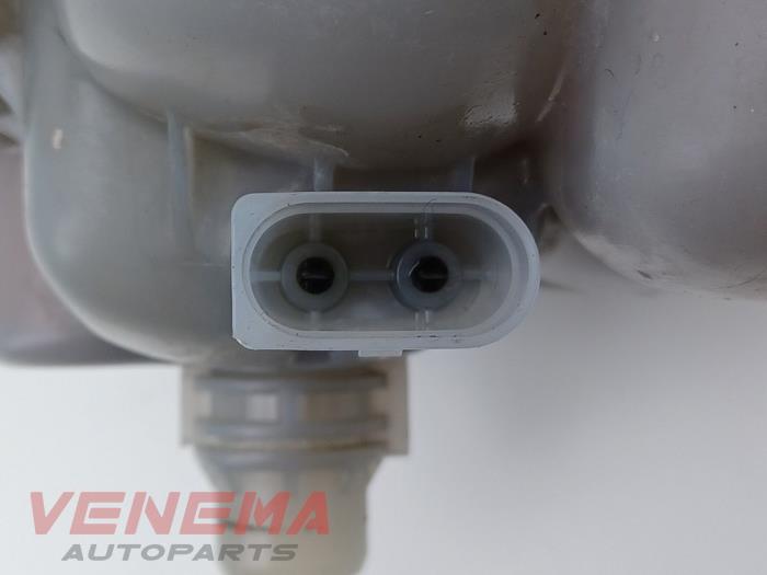 Expansionskärl från en Audi A5 Cabrio (F57/F5E) 3.0 TDI V6 24V Quattro 2017