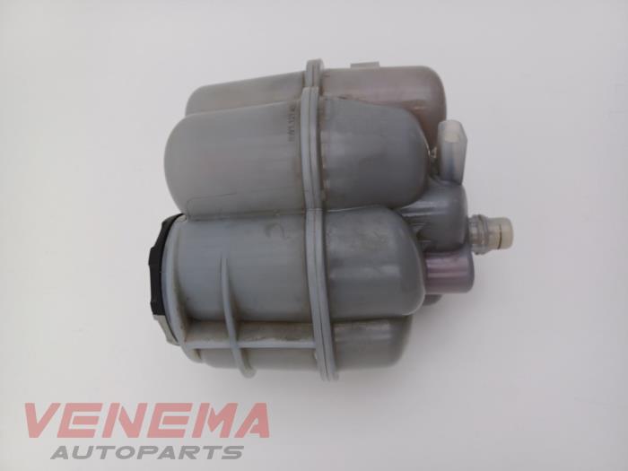 Expansionskärl från en Audi A5 Cabrio (F57/F5E) 3.0 TDI V6 24V Quattro 2017