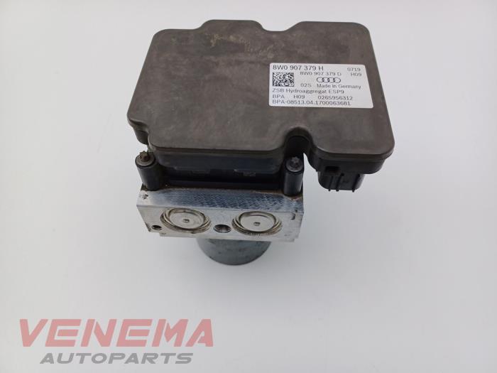 ABS-pump från en Audi A5 Cabrio (F57/F5E) 3.0 TDI V6 24V Quattro 2017