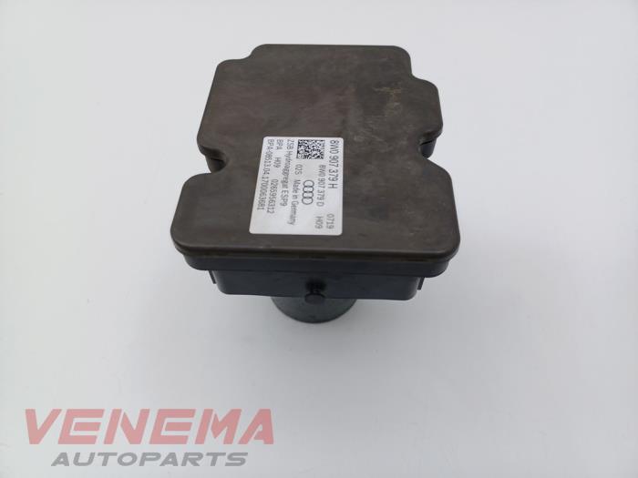 ABS-pump från en Audi A5 Cabrio (F57/F5E) 3.0 TDI V6 24V Quattro 2017