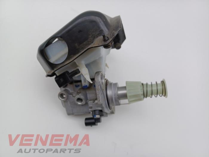 Huvudcylinder från en Audi A5 Cabrio (F57/F5E) 3.0 TDI V6 24V Quattro 2017