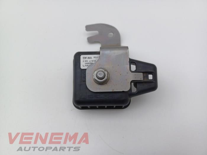 Larmsiren från en Audi A5 Cabrio (F57/F5E) 3.0 TDI V6 24V Quattro 2017