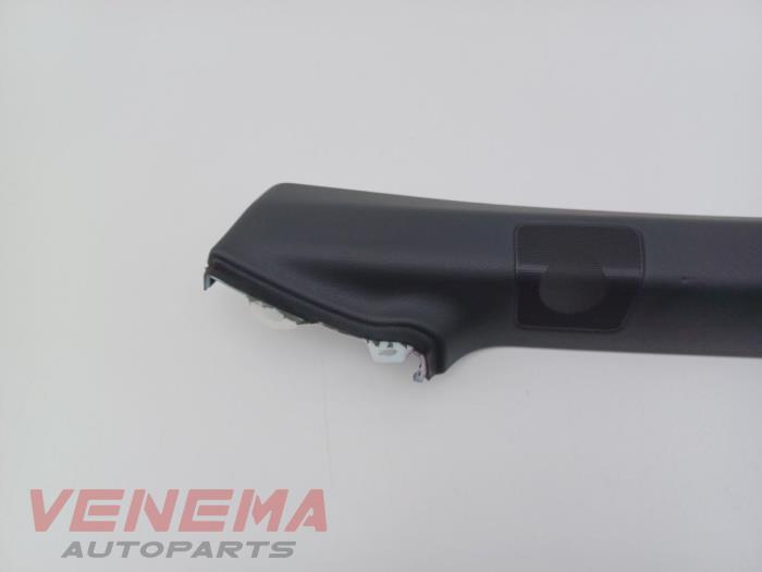 Liststripe, höger fram från en Audi A5 Cabrio (F57/F5E) 3.0 TDI V6 24V Quattro 2017