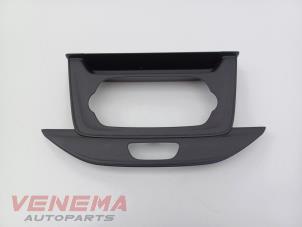 Gebruikte Radio omlijsting Opel Astra K 1.0 Turbo 12V Prijs € 29,99 Margeregeling aangeboden door Venema Autoparts