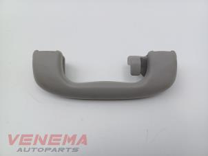 Gebruikte Handgreep Opel Astra K 1.0 Turbo 12V Prijs € 9,99 Margeregeling aangeboden door Venema Autoparts