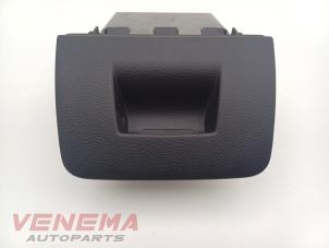 Begagnade Förvaringsfack BMW 3 serie Touring (F31) 320d 2.0 16V Pris € 14,99 Marginaltabell erbjuds av Venema Autoparts