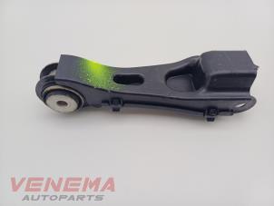 Gebruikte Draagarm links-achter Mercedes GLA (H247) 1.3 200 Turbo 16V Prijs € 14,99 Margeregeling aangeboden door Venema Autoparts