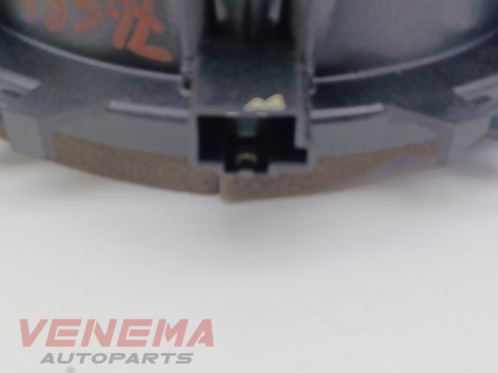 Högtalare från en Volvo V40 (MV) 2.0 T4 16V 2018