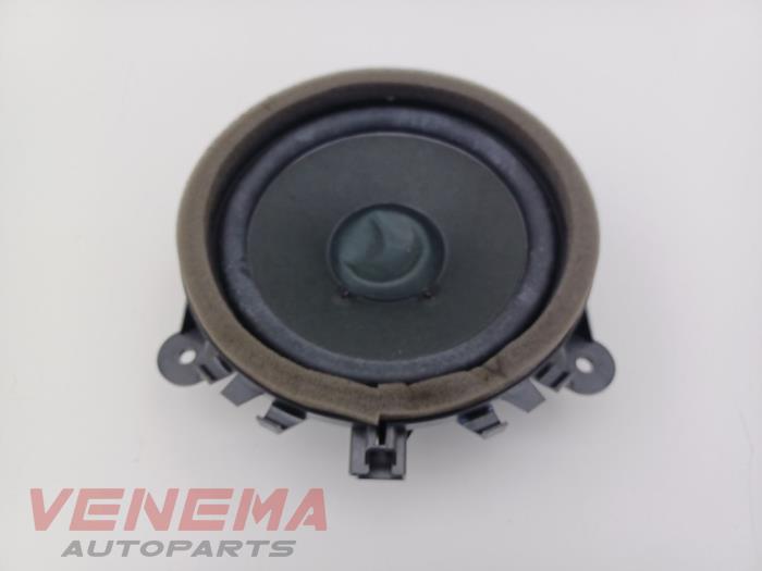 Högtalare från en Volvo V40 (MV) 2.0 T4 16V 2018