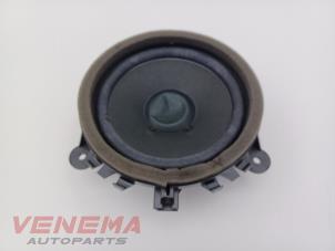 Begagnade Högtalare Volvo V40 (MV) 2.0 T4 16V Pris € 14,99 Marginaltabell erbjuds av Venema Autoparts