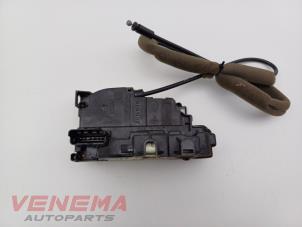 Begagnade Låsmekanism, skjutdörr, höger Mercedes Citan (415.6) 1.5 108 CDI Pris € 39,99 Marginaltabell erbjuds av Venema Autoparts