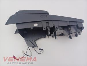 Używane Podlokietnik Mercedes GLK (204.7/9) 2.2 220 CDI 16V BlueEff.,BlueTEC 4-Matic Cena € 49,99 Procedura marży oferowane przez Venema Autoparts