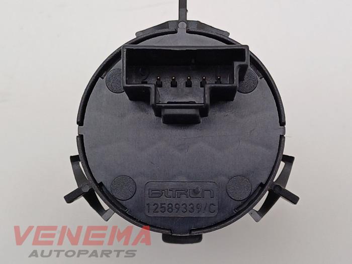 Start/stopp-brytare från en Mercedes-Benz C (W205) C-200d 1.6 Turbo 16V 2019