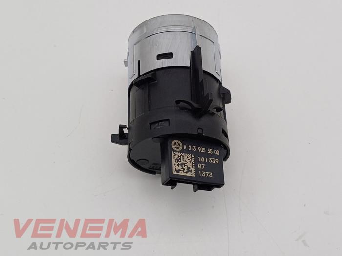 Start/stopp-brytare från en Mercedes-Benz C (W205) C-200d 1.6 Turbo 16V 2019