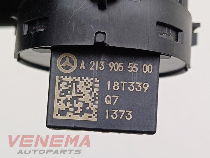 Start/stopp-brytare från en Mercedes-Benz C (W205) C-200d 1.6 Turbo 16V 2019