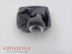 Begagnade Växelspaksskydd Mercedes C (W205) C-200d 1.6 Turbo 16V Pris € 49,99 Marginaltabell erbjuds av Venema Autoparts