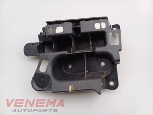 Gebruikte Bumpersteun rechts-achter Opel Corsa F (UB/UH/UP) 1.2 12V 75 Prijs € 34,99 Margeregeling aangeboden door Venema Autoparts