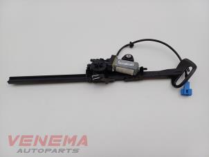 Gebruikte Gordelaangever links Mercedes E (C238) E-300 2.0 Turbo 16V Prijs € 74,99 Margeregeling aangeboden door Venema Autoparts