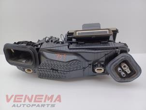 Gebruikte Kachelhuis Mercedes E (C238) E-300 2.0 Turbo 16V Prijs € 94,99 Margeregeling aangeboden door Venema Autoparts