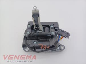 Gebruikte Selectiehendel automaat Audi A4 Avant (B9) 2.0 35 TFSI Mild Hybrid 16V Prijs € 119,99 Margeregeling aangeboden door Venema Autoparts