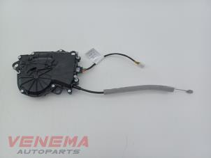 Gebruikte Sluithulpmotor achterklep BMW X1 (F48) xDrive 20i 2.0 16V Twin Power Turbo Prijs € 99,99 Margeregeling aangeboden door Venema Autoparts