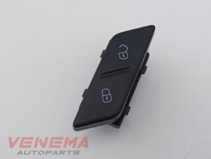 Begagnade Centrallåsbrytare Volkswagen Caddy IV 2.0 TDI 75 Pris € 9,99 Marginaltabell erbjuds av Venema Autoparts