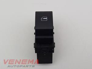 Begagnade Brytare, eldrivna fönster Volkswagen Caddy IV 2.0 TDI 75 Pris € 9,99 Marginaltabell erbjuds av Venema Autoparts