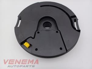 Begagnade Bashögtalare Seat Ibiza V (KJB) 1.0 TSI 12V Pris € 49,99 Marginaltabell erbjuds av Venema Autoparts