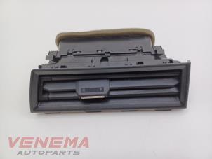 Gebruikte Luchtrooster Dashboard Seat Ibiza V (KJB) 1.0 TSI 12V Prijs € 19,99 Margeregeling aangeboden door Venema Autoparts