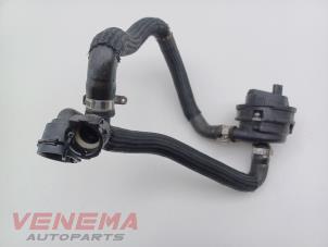 Begagnade Extra vattenpump Alfa Romeo Stelvio (949) 2.0 T 16V Q4 Pris € 119,99 Marginaltabell erbjuds av Venema Autoparts