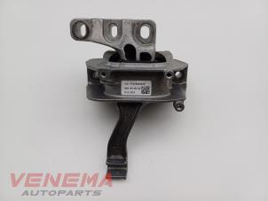 Używane Wspornik silnika Volkswagen Passat Variant (CJ5) 2.0 TDI 16V Cena € 49,99 Procedura marży oferowane przez Venema Autoparts