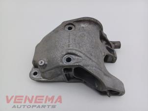 Gebruikte Motorrubber Mercedes A (177.0) 2.0 A-220 Turbo 16V Prijs € 54,99 Margeregeling aangeboden door Venema Autoparts