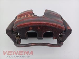 Gebruikte Remklauw (Tang) rechts-voor Mercedes A (177.0) 2.0 A-220 Turbo 16V Prijs € 79,99 Margeregeling aangeboden door Venema Autoparts