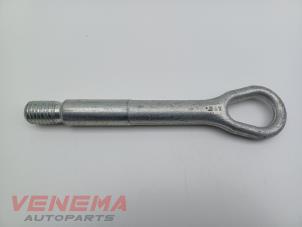 Gebruikte Sleepoog voor Mercedes A (W176) 1.5 A-180 CDI, A-180d 16V Prijs € 9,99 Margeregeling aangeboden door Venema Autoparts