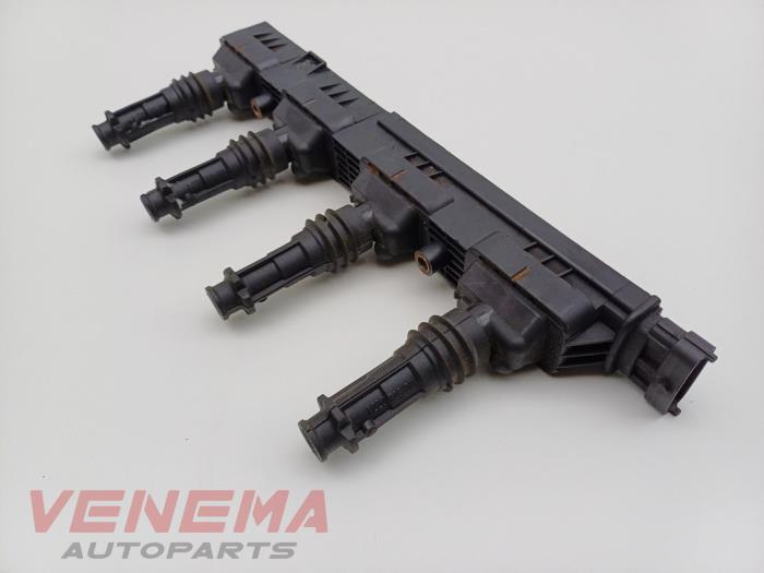 Bobine van een Opel Agila (A) 1.2 16V 2004