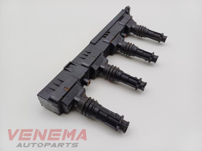 Bobine van een Opel Agila (A) 1.2 16V 2004