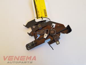 Begagnade Låsmekanism, skjutdörr, höger Opel Vivaro 2.0 CDTI Pris € 24,99 Marginaltabell erbjuds av Venema Autoparts