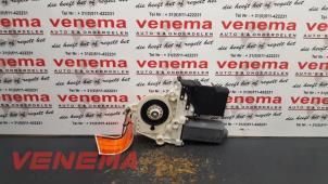Gebruikte Raammotor Portier Volkswagen Golf V (1K1) 1.4 FSI 16V Prijs € 40,00 Margeregeling aangeboden door Venema Autoparts