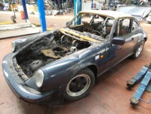 Begagnade Kaross (komplett) Porsche 911 3.2 Carrera Pris på förfrågan erbjuds av N Kossen Autorecycling BV