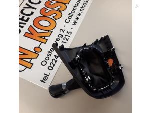 Gebruikte Versnellingspook Ford Fiesta 6 (JA8) 1.0 Ti-VCT 12V 65 Prijs op aanvraag aangeboden door N Kossen Autorecycling BV